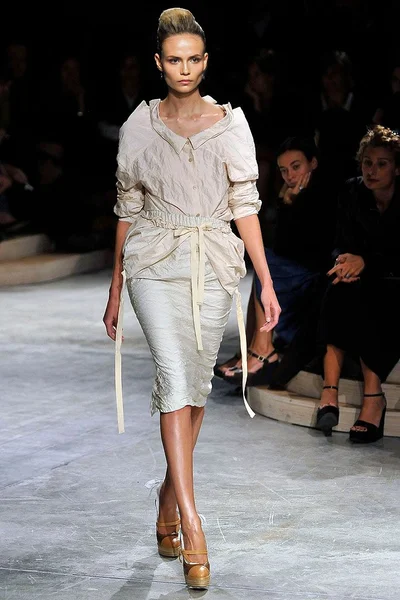 Look 12